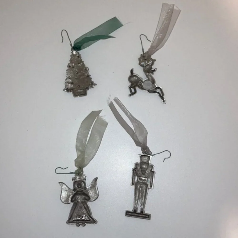 🎄✨ Set of 4 Pewter Christmas Tree Ornaments